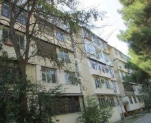 Satılır Köhnə Tikili Azadlıq m., 8-ci mikrorayon, Binəqədi r.