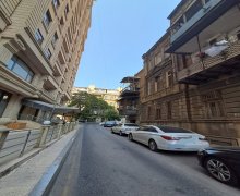 Satılır Köhnə Tikili Nizami m., Yasamal r. Satılır Köhnə Tikili Nizami m., Yasamal r.