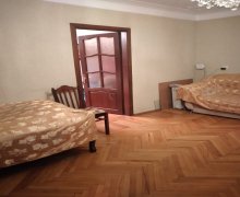 Satılır Köhnə Tikili Elmlər akademiyası m., Yasamal r.