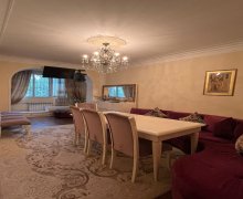 Satılır Köhnə Tikili Xalqlar dostluğu m., 8-ci kilometr, Nizami r.