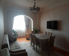 Satılır Köhnə Tikili Azadlıq m., 8-ci mikrorayon, Binəqədi r.