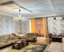 Satılır Köhnə Tikili Elmlər akademiyası m., Yasamal r.