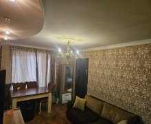 Satılır Köhnə Tikili İnşaatçılar m., Yasamal qəs., Yasamal r.