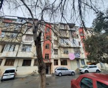 Satılır Köhnə Tikili Memar Əcəmi m., 6-cı mikrorayon, Binəqədi r.