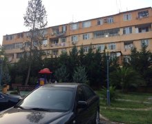 Satılır Köhnə Tikili Azadlıq m., 8-ci mikrorayon, Binəqədi r.