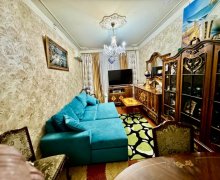 Satılır Köhnə Tikili Azadlıq m., 8-ci mikrorayon, Binəqədi r.