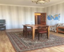 Satılır Köhnə Tikili Azadlıq m., 7-ci mikrorayon, Binəqədi r.