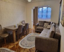 Satılır Köhnə Tikili Azadlıq m., 8-ci mikrorayon, Binəqədi r.