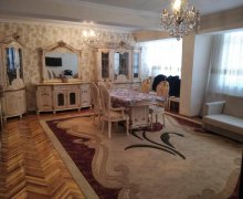 Satılır Köhnə Tikili Nizami m., Yasamal r.