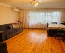 Satılır Köhnə Tikili Azadlıq m., Rəsulzadə qəs., Binəqədi r.