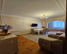 Satılır Yeni Tikili Azadlıq m., 8-ci mikrorayon, Ayna Sultanova heykəli, Binəqədi r.