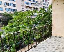 Satılır Köhnə Tikili Azadlıq m., 8-ci mikrorayon, Binəqədi r.