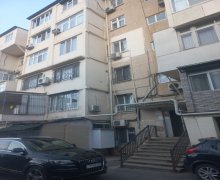 Satılır Köhnə Tikili 20 nömrəli məktəb, Səbail r.