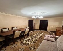 Satılır Köhnə Tikili İnşaatçılar m., Yasamal qəs., Yasamal r.