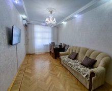 Satılır Köhnə Tikili Xalqlar dostluğu m., 8-ci kilometr, Nizami r.