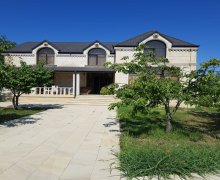 Satılır Həyət evi/villa Quba ş. Satılır Həyət evi/villa Quba ş.