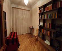 Satılır Köhnə Tikili Elmlər akademiyası m., Yasamal r.