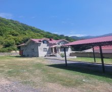 Kirayə (günlük) Həyət evi/villa Qax ş. Kirayə (günlük) Həyət evi/villa Qax ş.