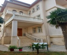 kiraye aylıq ev elanlari/villa 8 Noyabr m., Nəsimi r.