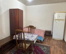 Kirayə (aylıq) Həyət evi/villa Elmlər akademiyası m., Yasamal r. Kirayə (aylıq) Həyət evi/villa Elmlər akademiyası m., Yasamal r.