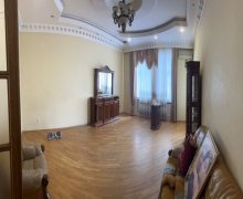 Satılır Yeni Tikili Azadlıq m., 8-ci mikrorayon, Binəqədi r.