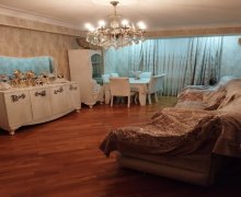 Satılır Köhnə Tikili Elmlər akademiyası m., Yasamal r.