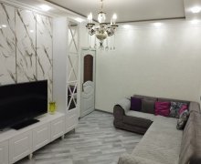 Satılır Köhnə Tikili Azadlıq m., 8-ci mikrorayon, Binəqədi r.