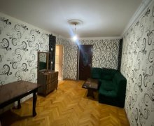 Satılır Köhnə Tikili İnşaatçılar m., Yasamal qəs., Yasamal r.