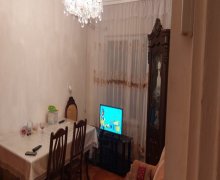 Satılır Köhnə Tikili Azadlıq m., 8-ci mikrorayon, Binəqədi r.