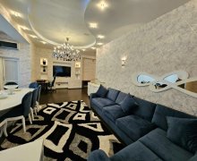 Satılır Yeni Tikili Elmlər akademiyası m., Yasamal r.