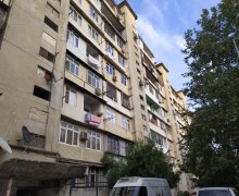 Satılır Köhnə Tikili Memar Əcəmi m., 9-cu mikrorayon, Binəqədi r.