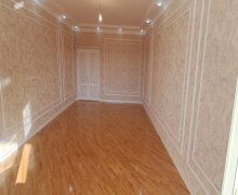 Satılır Yeni Tikili Azadlıq m., 8-ci mikrorayon, Binəqədi r.