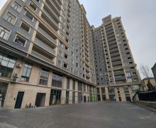 Satılır Yeni Tikili Azadlıq m., Binəqədi r.