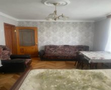 Satılır Köhnə Tikili Neftçilər m., Nizami r. Satılır Köhnə Tikili Neftçilər m., Nizami r.