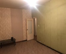 Satılır Köhnə Tikili Azadlıq m., 8-ci mikrorayon, Binəqədi r.