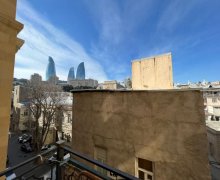 Satılır Köhnə Tikili İçərişəhər m., Səbail r.