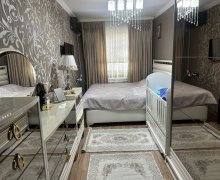 Satılır Köhnə Tikili Xalqlar dostluğu m., 8-ci kilometr, Nizami r.