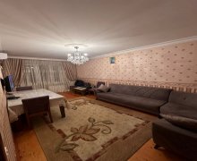 Satılır Köhnə Tikili Azadlıq m., 8-ci mikrorayon, Binəqədi r.