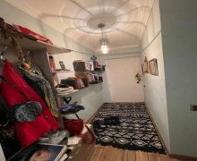 Satılır Köhnə Tikili Elmlər akademiyası m., Yasamal qəs., Yasamal r.