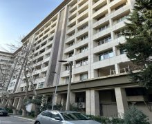 Satılır Köhnə Tikili Elmlər akademiyası m., Səbail r.