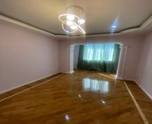 Satılır Köhnə Tikili Memar Əcəmi m., 9-cu mikrorayon, Binəqədi r.