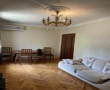 Satılır Köhnə Tikili Elmlər akademiyası m., Yasamal r. Satılır Köhnə Tikili Elmlər akademiyası m., Yasamal r.
