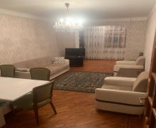 Satılır Köhnə Tikili Memar Əcəmi m., 9-cu mikrorayon, Binəqədi r.