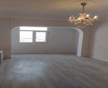 Satılır Köhnə Tikili 9-cu mikrorayon, Binəqədi r.