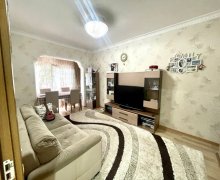 Satılır Köhnə Tikili 9-cu mikrorayon, Binəqədi r.