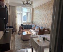 Satılır Yeni Tikili İnşaatçılar m., Yeni Yasamal qəs., Yasamal r.