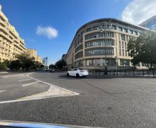 Satılır Köhnə Tikili Elmlər akademiyası m., Yasamal r.