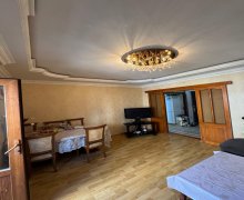 Satılır Köhnə Tikili Badamdar qəs., Səbail r.