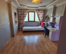 Satılır Köhnə Tikili Xalqlar dostluğu m., Xətai r.