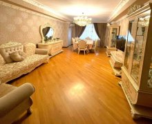 Satılır Yeni Tikili Memar Əcəmi m., Binəqədi r.